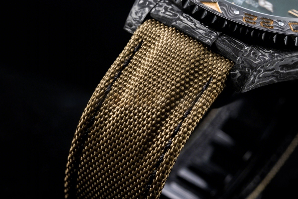 Rolex DIW GMT Desert Camo Carbon-fasswatch