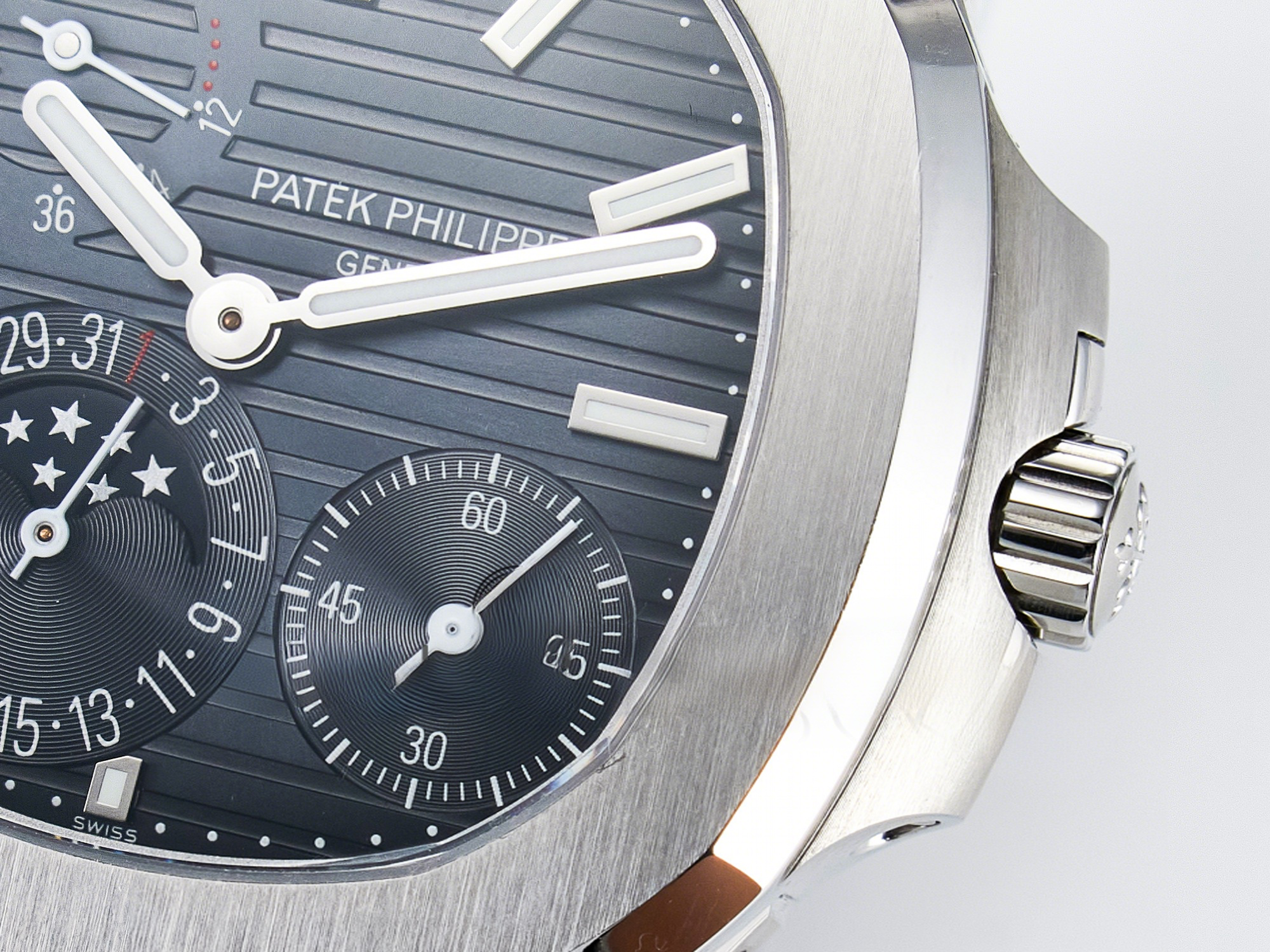 Patek Philippe Nautilus 5712 SS OMEF 1:1 Best Edition Blue Dial on SS Bracelet A240 Super Clone-fasswatch