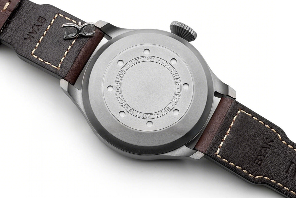 IWC Big Pilot’s Watch Heritage IW501004 Black Dial in Titanium-fasswatch