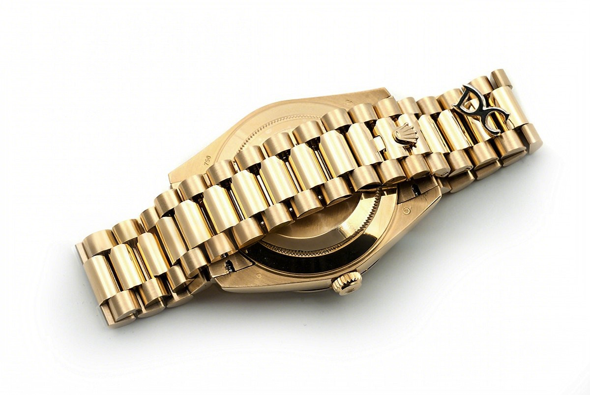 Rolex Day-Date 40 Yellow Gold Diamond Bezel 228398 Black Dial-fasswatch