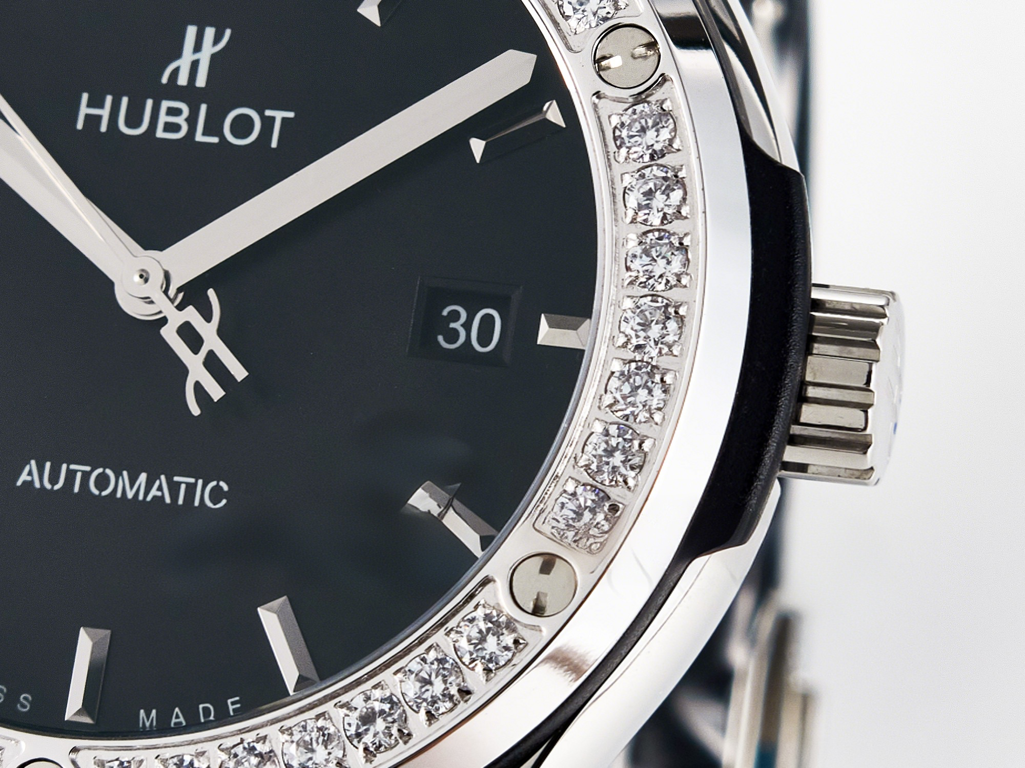 Hublot Classic Fusion Bang 42mm HBF 1:1 Best Edition Black Dial Diamonds Bezel on Black Rubber Strap A2892-fasswatch