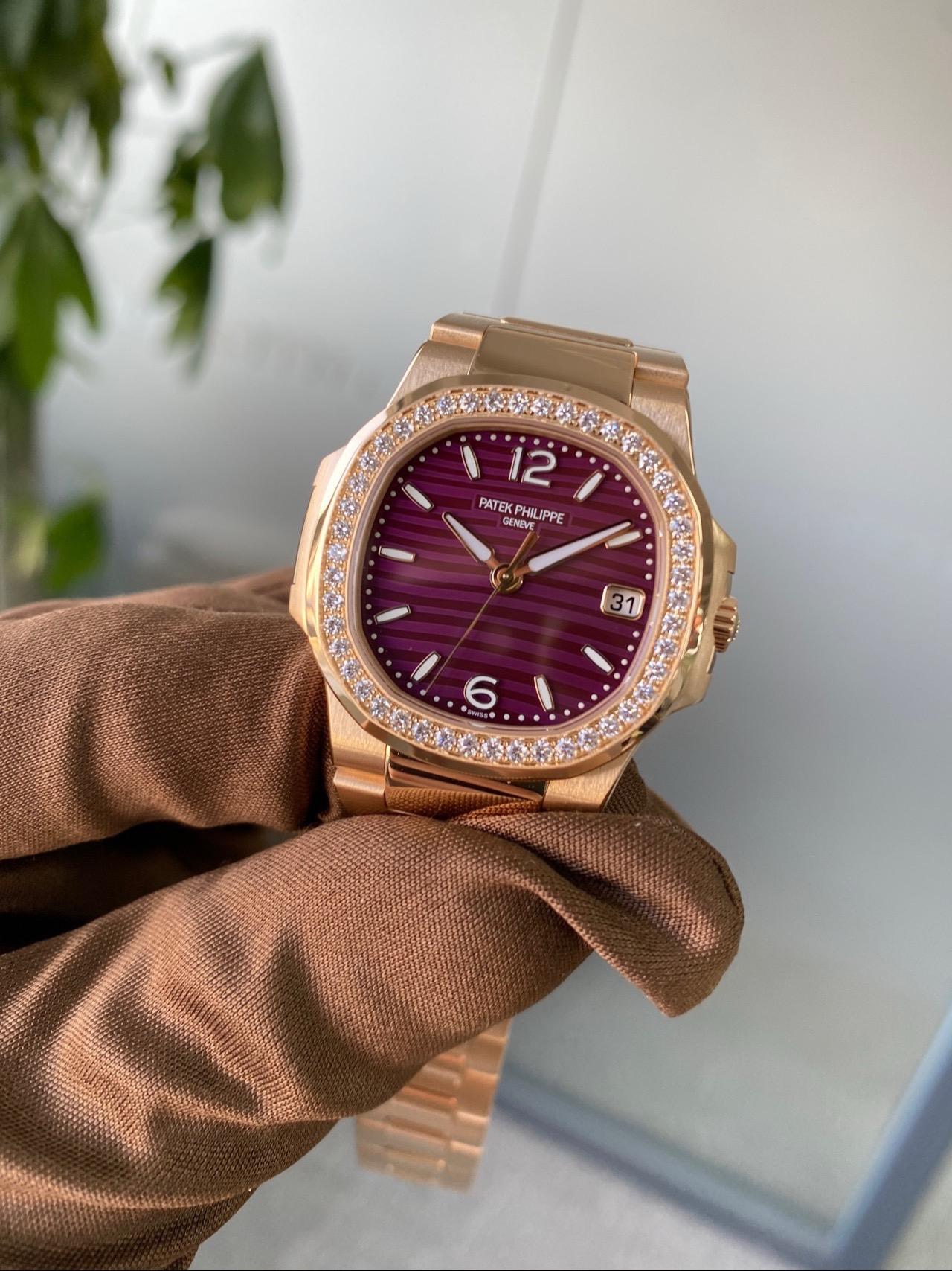 Patek Philippe Nautilus 32mm 7010/1R-013-fasswatch