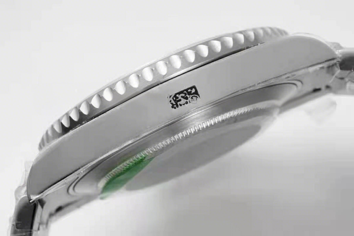 Rolex Submariner 116619LB with Diamond Bezel-fasswatch