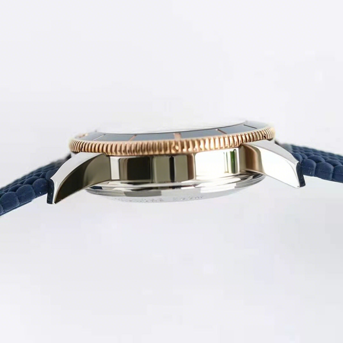 Breitling Superocean Heritage II B20 Automatic 42mm in Blue Dial on Blue and Rose Gold Bezel on Rubber Strap-fasswatch