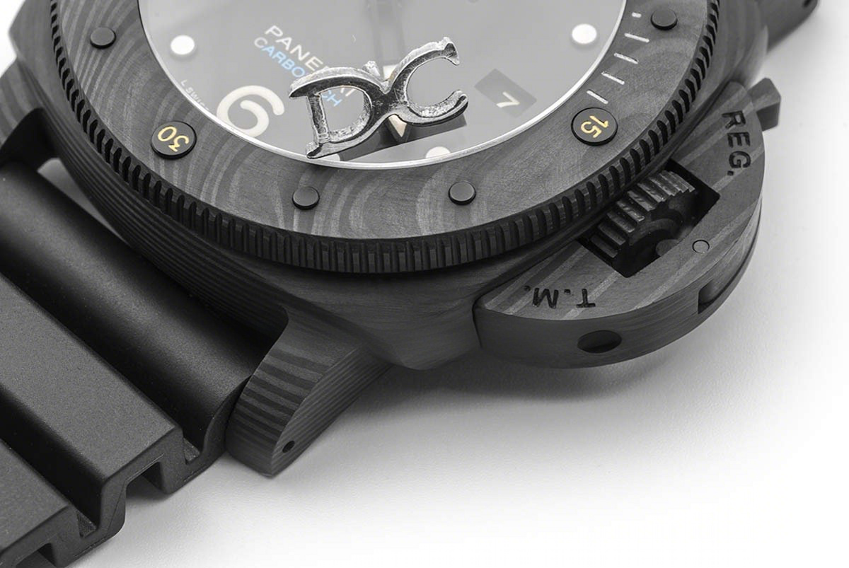 Panerai PAM616 Luminor Submersible Carbotech-fasswatch