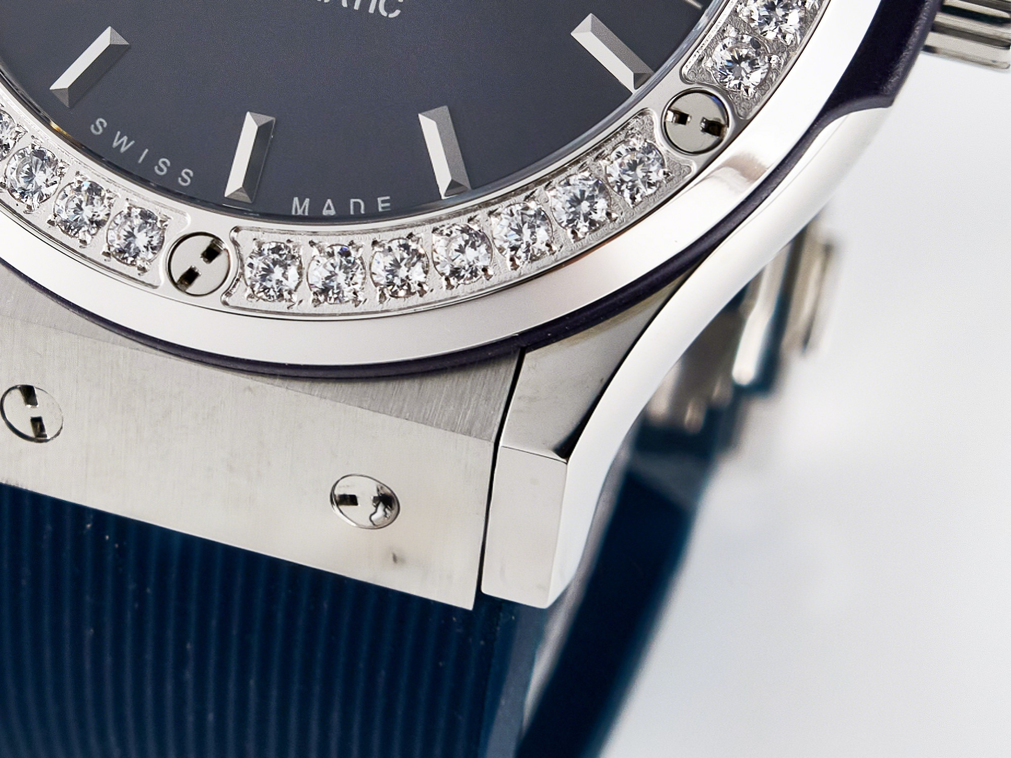Hublot Classic Fusion Bang 42mm HBF 1:1 Best Edition Blue Dial Diamonds Bezel on Blue Rubber Strap A2892-fasswatch
