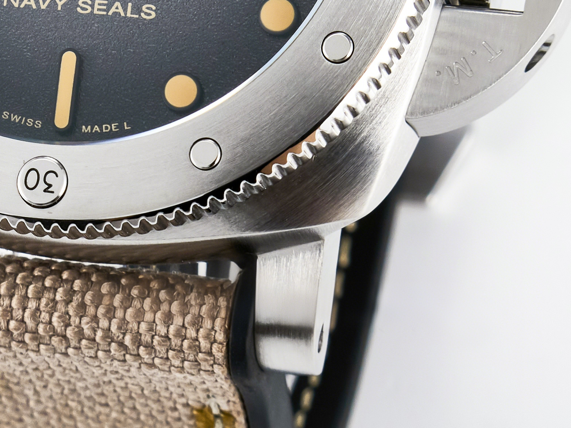 Panerai PAM1518 Submersible 44mm VSF 1:1 Best Edition Gray Ombre Dial on Camouflage Strap P900-fasswatch