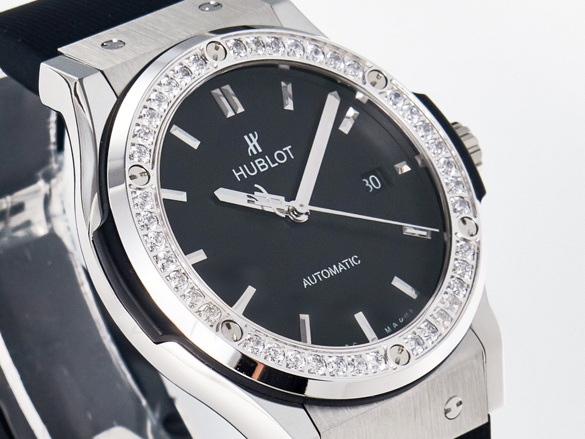 Hublot Classic Fusion Bang 42mm HBF 1:1 Best Edition Black Dial Diamonds Bezel on Black Rubber Strap A2892-fasswatch