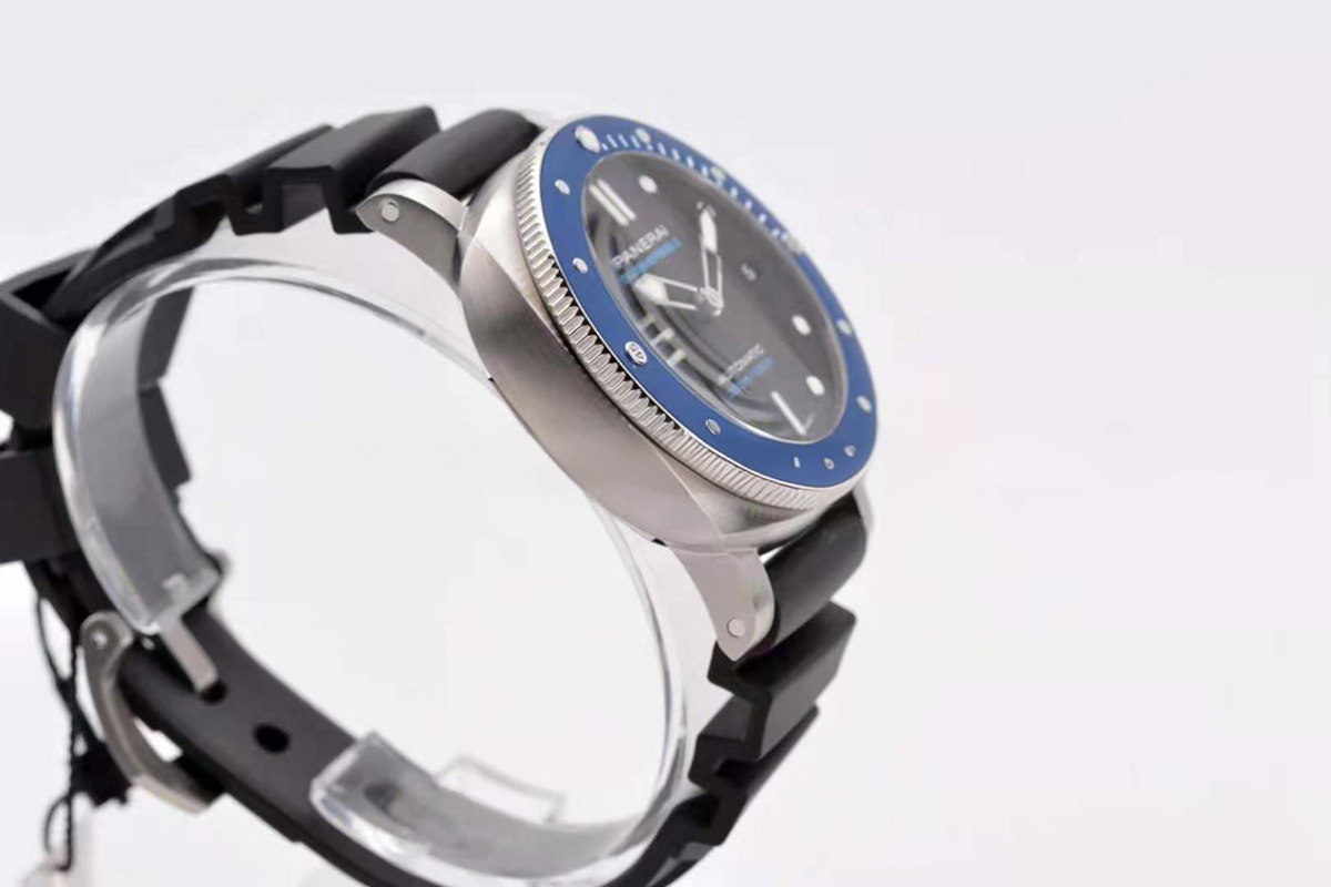Panerai PAM1209 Submersible Azzurro 42mm-fasswatch