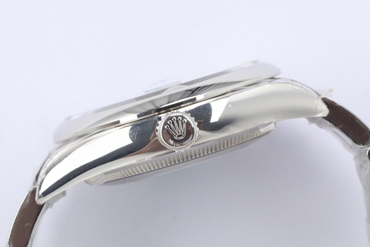 Rolex Datejust 36 126234 Olive Green Dial in Steel-fasswatch