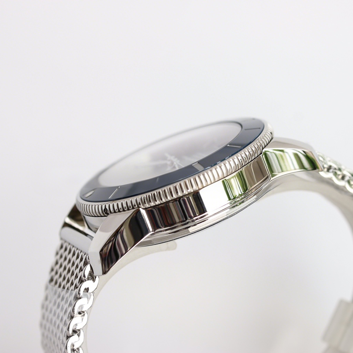 Breitling Superocean Heritage II B20 Automatic 42mm in Blue Dial on Blue Bezel-fasswatch