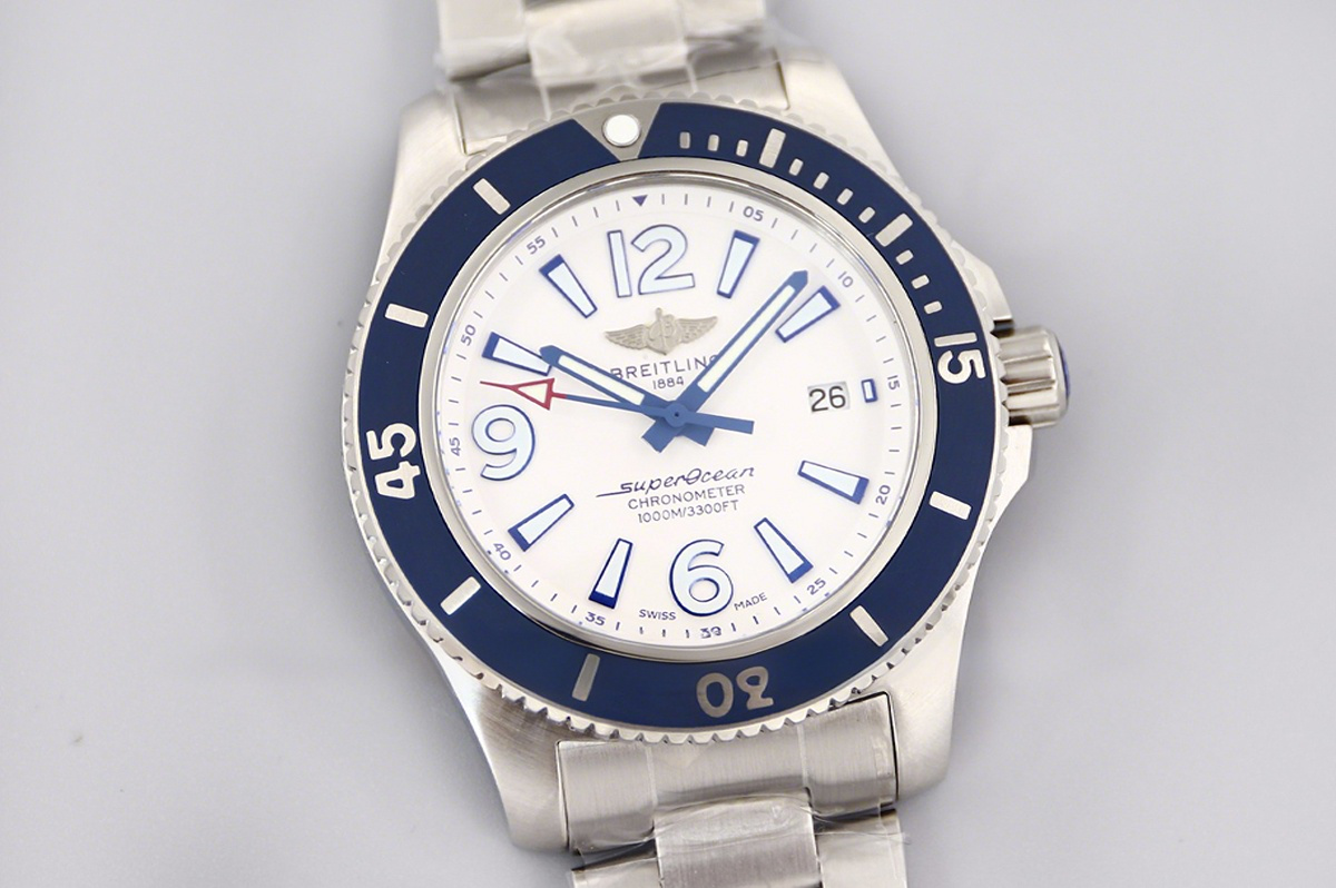 Breitling Superocean Automatic 44mm in White Dial on Blue Bezel-fasswatch