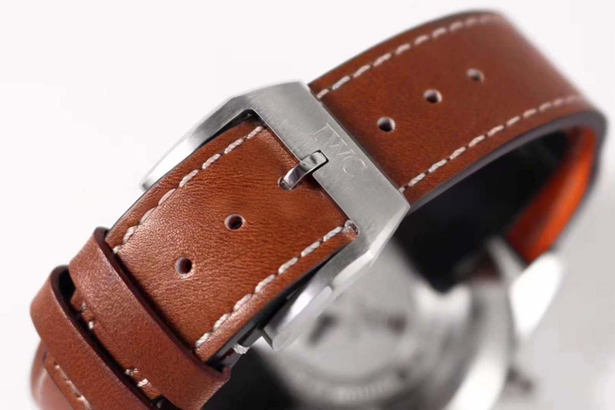 IWC Pilot’s Watch Chronograph Edition “Le Petit Prince” IW377714-fasswatch