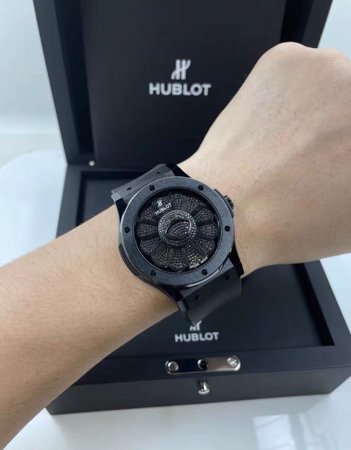 Hublot Classic Fusion Takashi Murakami All Black-fasswatch