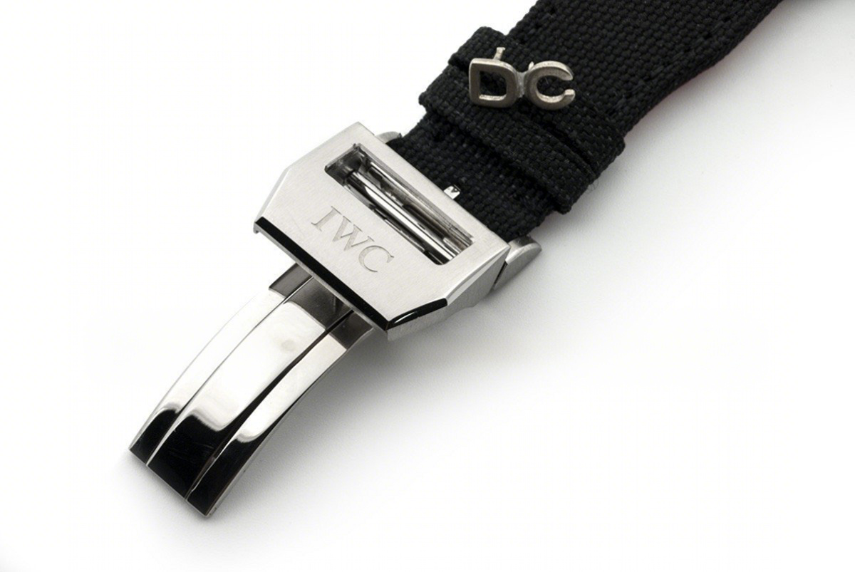 IWC Big Pilot’s Watch DFB Limited Edition IW500432-fasswatch