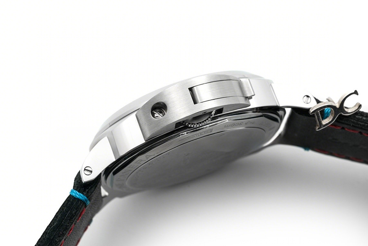 Panerai PAM724 Luminor Marina Oracle Team USA 8 Days Acciaio-fasswatch