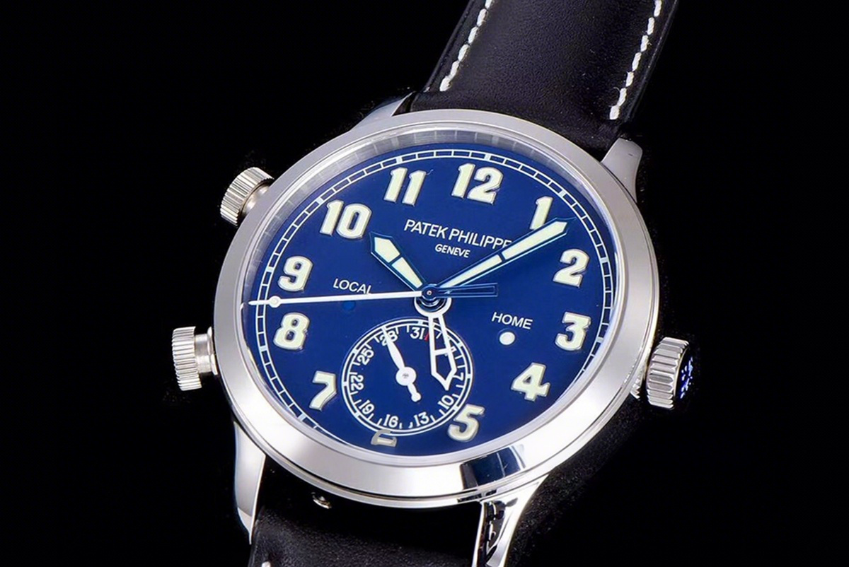 Patek Philippe Calatrava Pilot Travel Time 5524G Blue Dial in White Gold-fasswatch