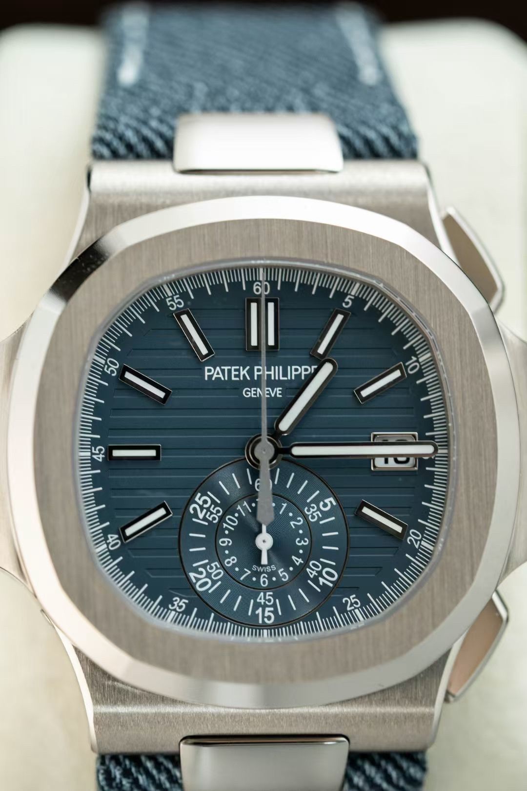 Patek Philippe Nautilus 5980/60G-001-fasswatch