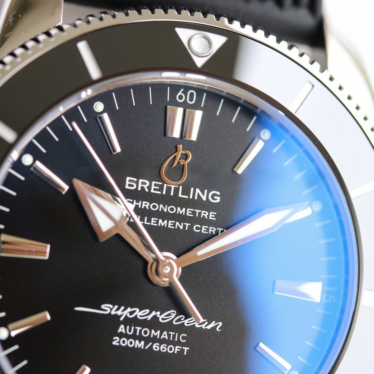 Breitling Superocean Heritage II B20 Automatic 42mm in Black Dial on Black Bezel on Rubber Strap-fasswatch