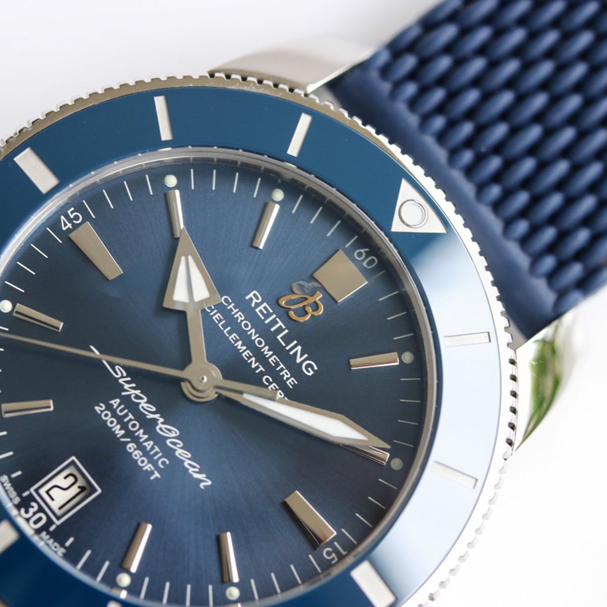 Breitling Superocean Heritage II B20 Automatic 42mm in Blue Dial on Blue Bezel on Rubber Strap-fasswatch