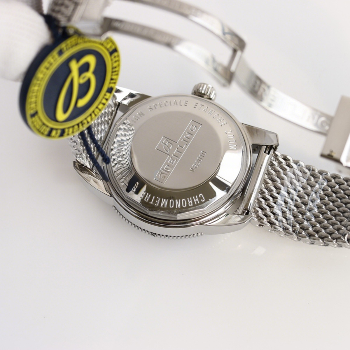 Breitling Superocean Heritage II B20 Automatic 42mm in White Dial on Black Bezel-fasswatch