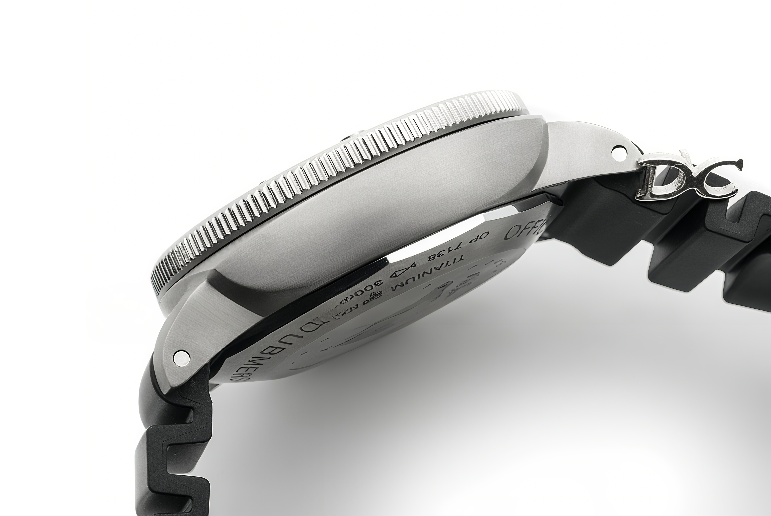 Panerai PAM719 Luminor Submersible 1950 3 Days GMT Titanium Pole2Pole Expedition-fasswatch