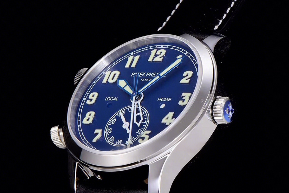 Patek Philippe Calatrava Pilot Travel Time 5524G Blue Dial in White Gold-fasswatch