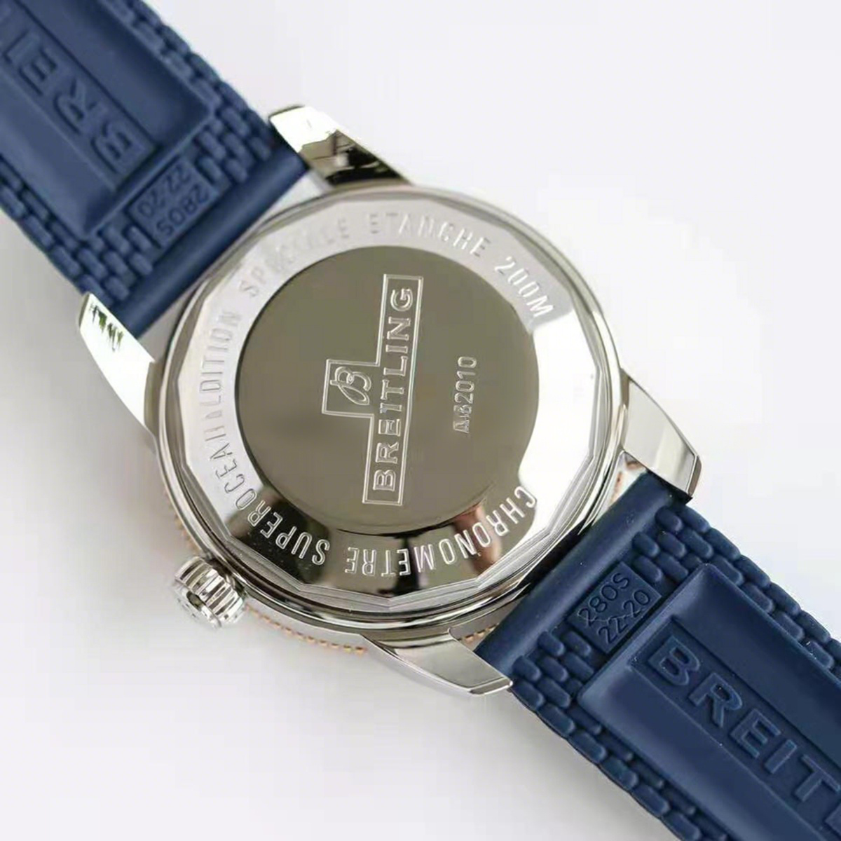 Breitling Superocean Heritage II B20 Automatic 42mm in Blue Dial on Blue and Rose Gold Bezel on Rubber Strap-fasswatch