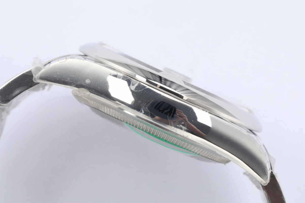 Rolex Datejust 36 126234 Olive Green Dial in Steel-fasswatch