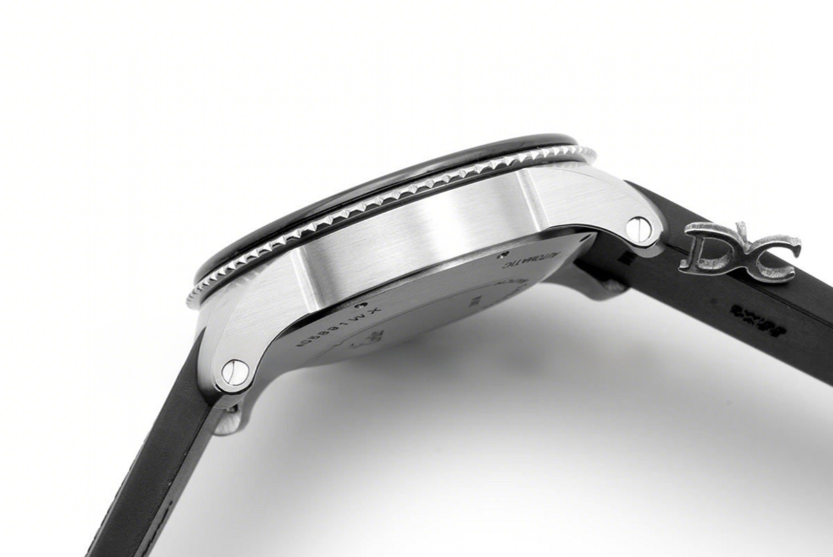 Calibre de Cartier Diver White Dial in Steel on Black Bezel-fasswatch
