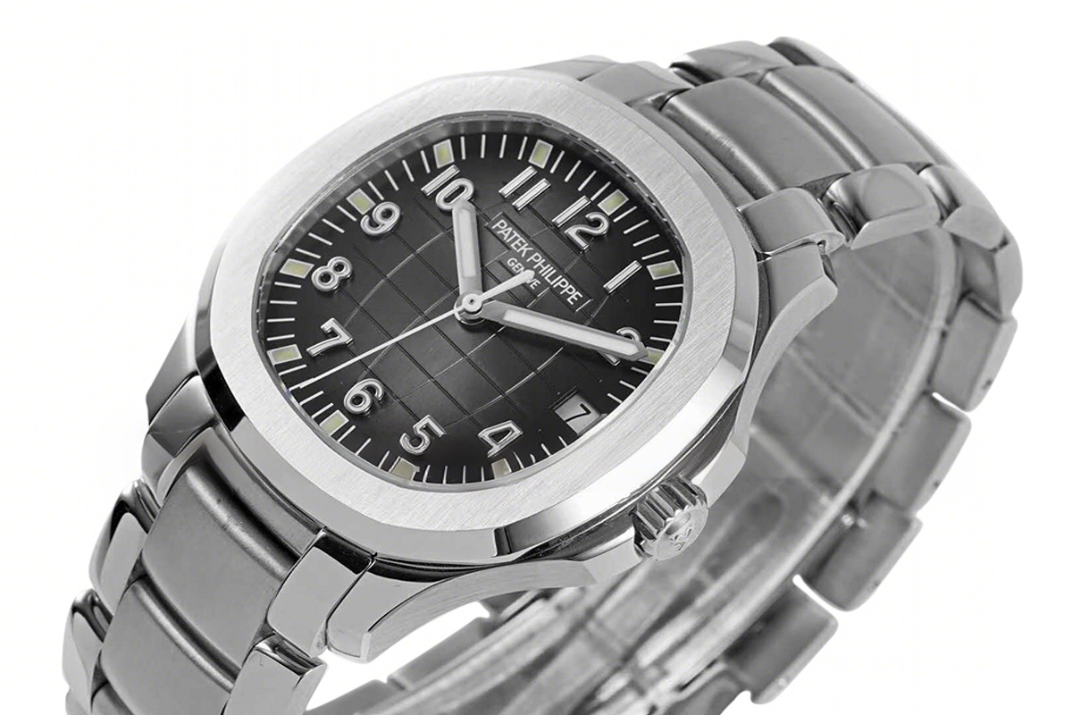 Patek Philippe Aquanaut 5167/1A-001 Black Dial in Steel on Bracelet-fasswatch
