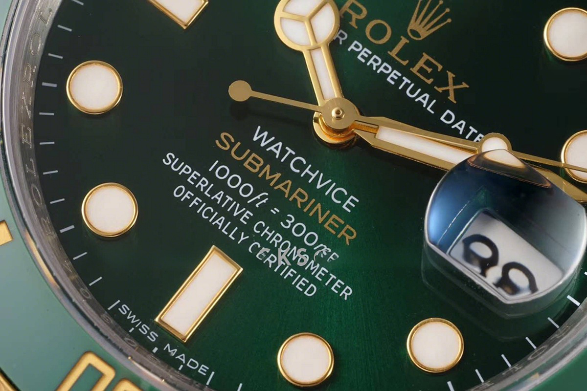 Rolex Submariner 116613LV ‘Watchvice Edition’ Hulk in Yellow Gold and Steel-fasswatch