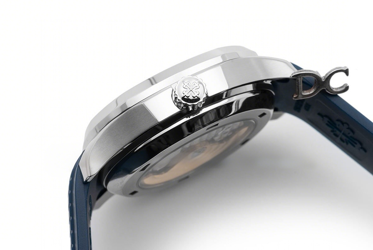 Patek Philippe Aquanaut Time Travel 5164A Blue dial in Steel-fasswatch