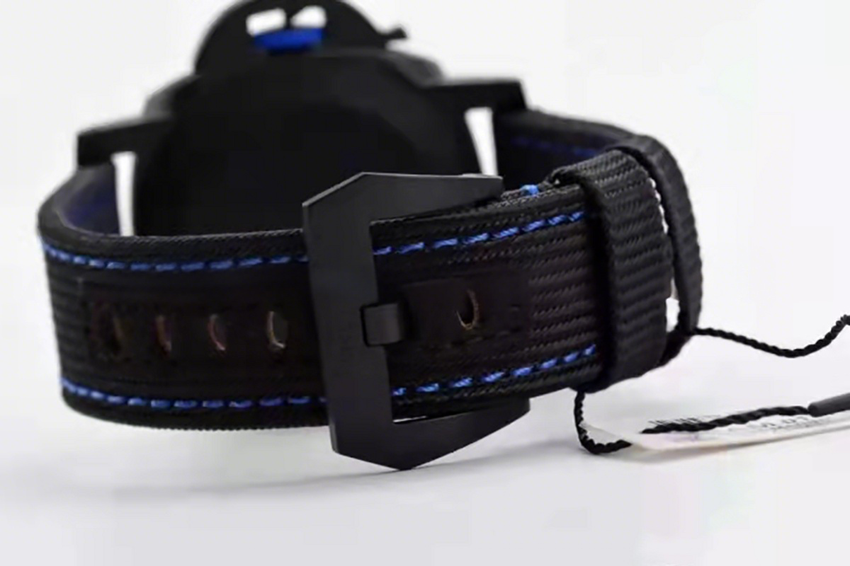 Panerai PAM1176 Luminor GMT Bucherer Blue 44mm-fasswatch