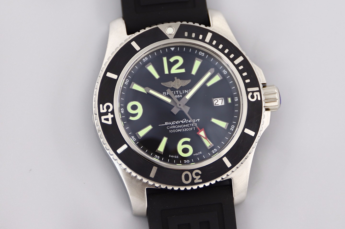 Breitling Superocean Automatic 44mm in Black Dial on Black Bezel on Rubber Strap-fasswatch