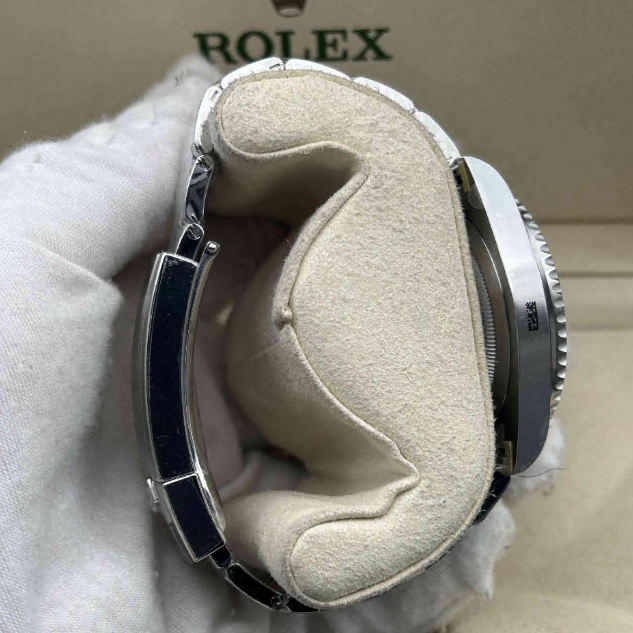 Clean Factory Rolex Submariner 116610LV “Hulk” Green Dial 40mm, Ceramic Bezel, 904L Steel, Best Edition 3135 Movement-fasswatch