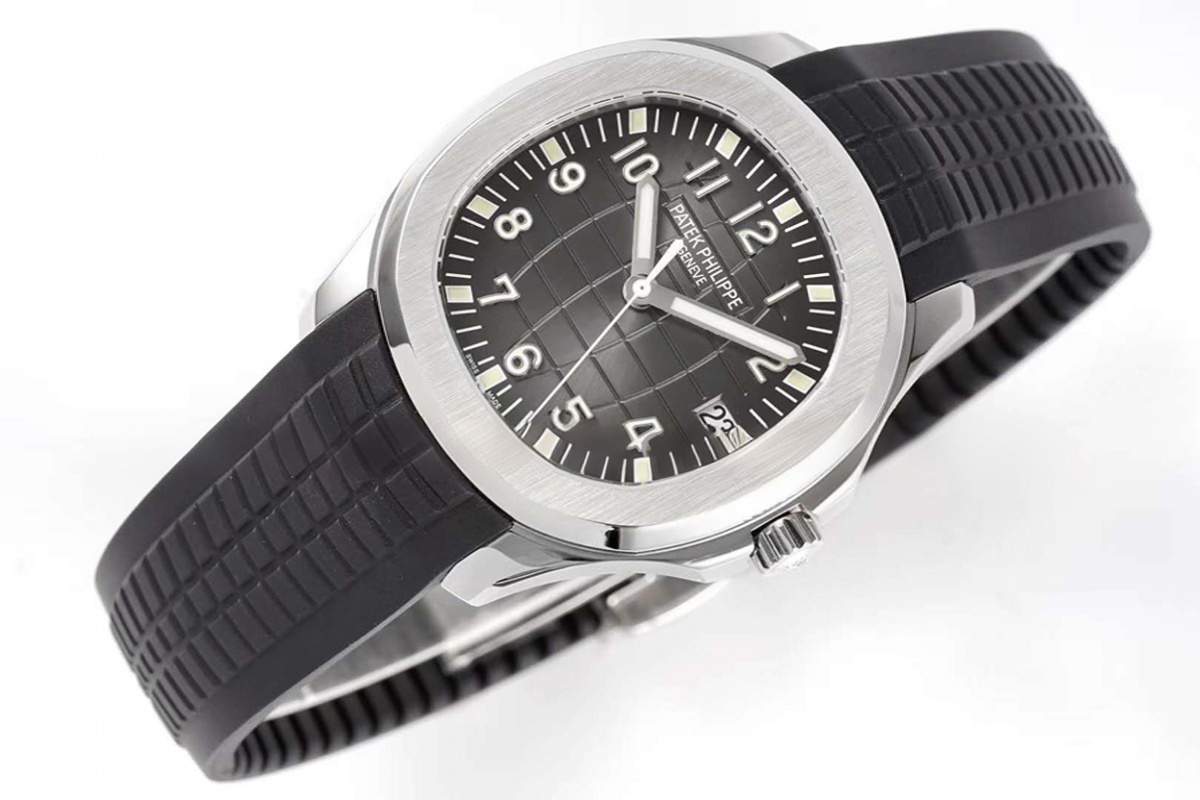 Patek Philippe Aquanaut 5167A-001 Black Dial in Steel-fasswatch