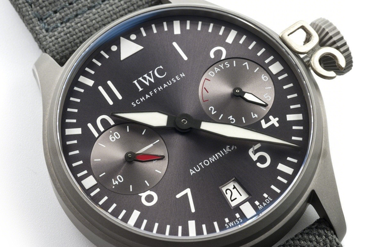 IWC Big Pilot’s Watch Edition “Patrouille Suisse” IW500910-fasswatch