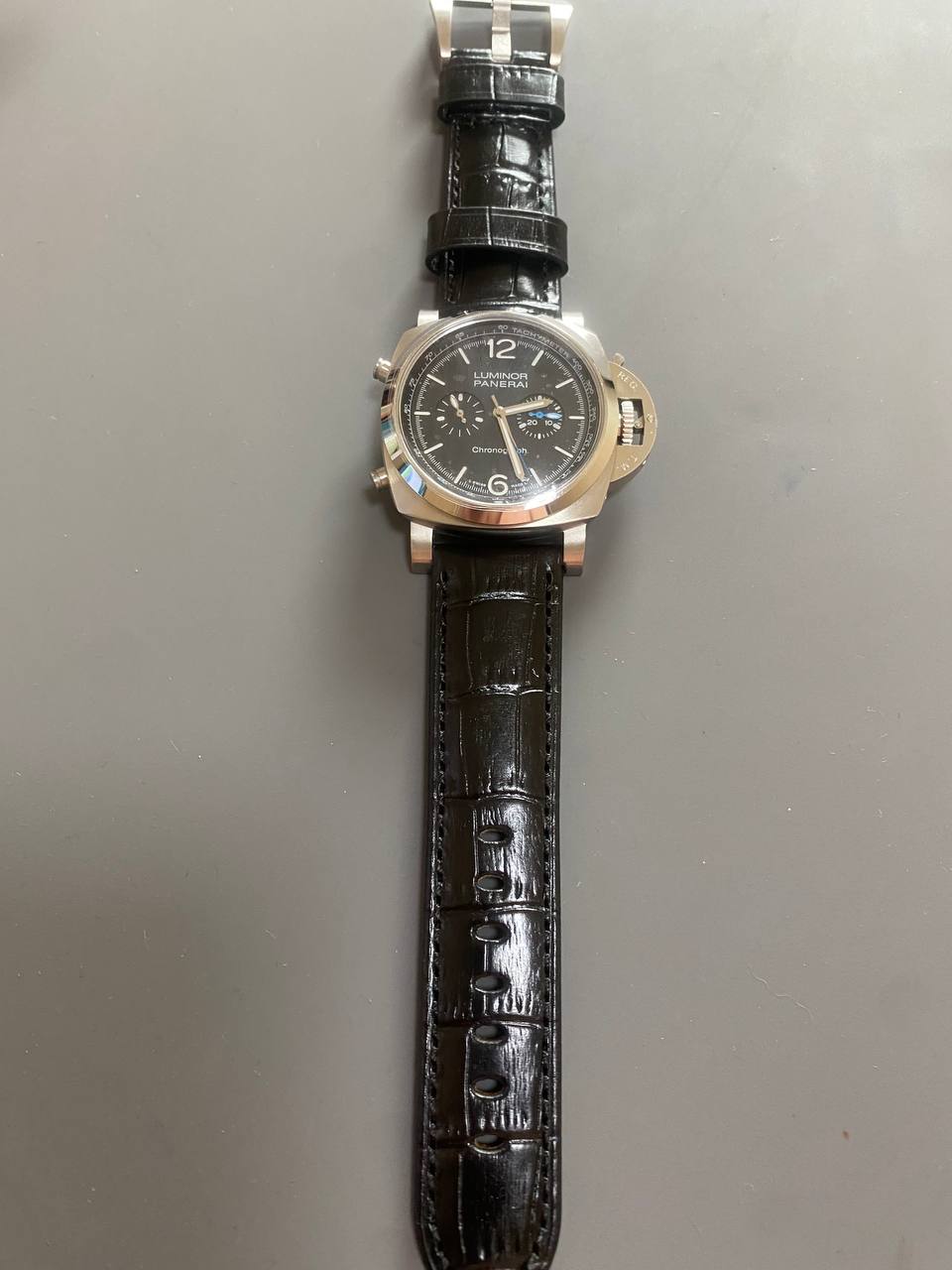 Panerai Luminor Chrono 44mm-fasswatch