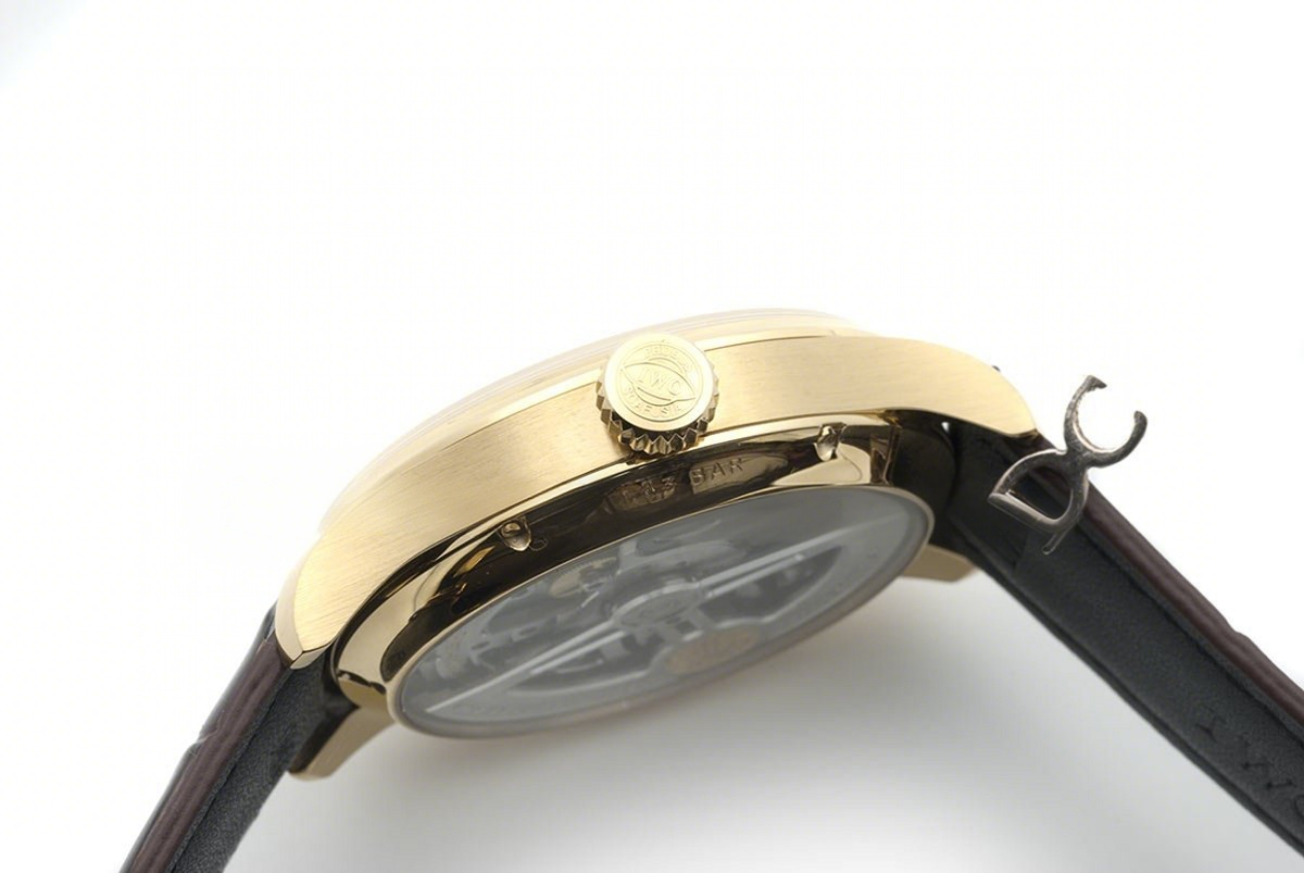 IWC Portugieser Annual Calendar IW5035 White Dial in Yellow Gold-fasswatch