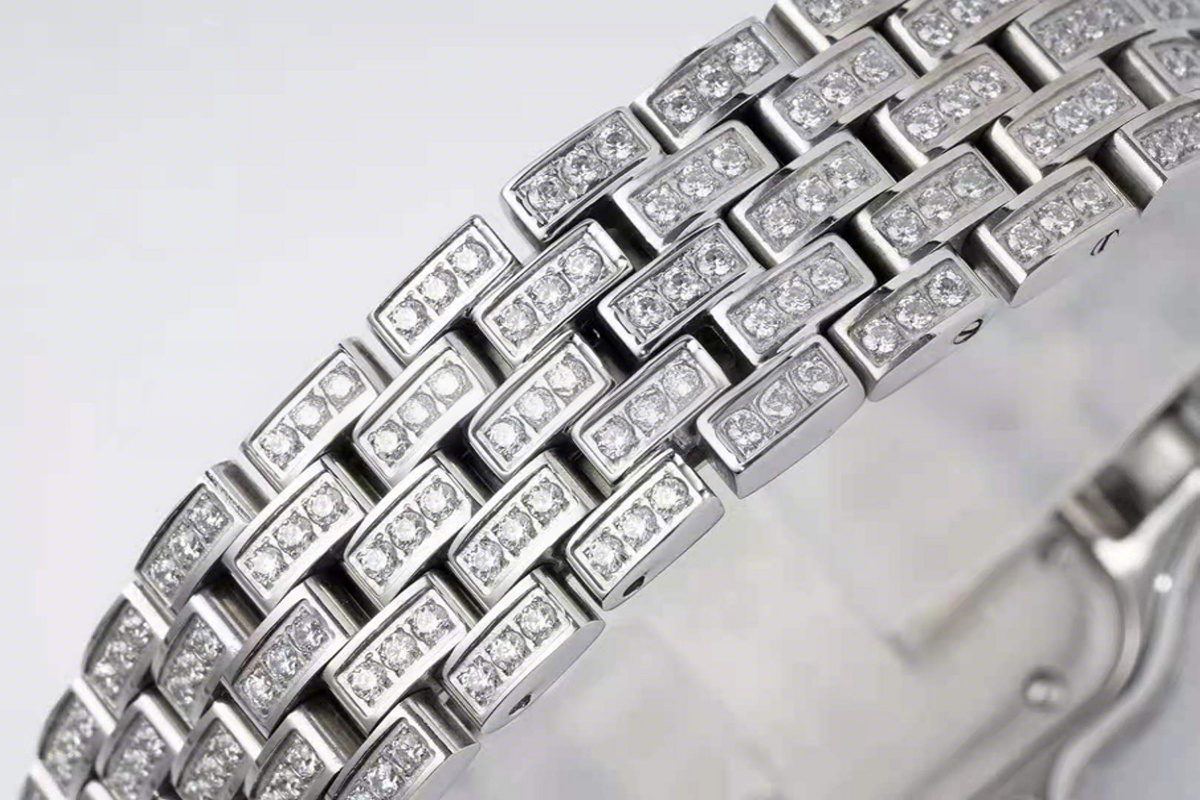 Cartier Panthère De Cartier 28mm White Dial in White Gold with Diamonds-fasswatch
