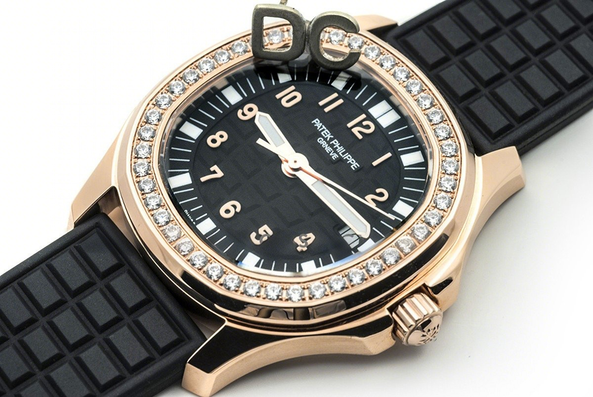 Patek Philippe Aquanaut Luce 5068R Black dial in Rose Gold-fasswatch