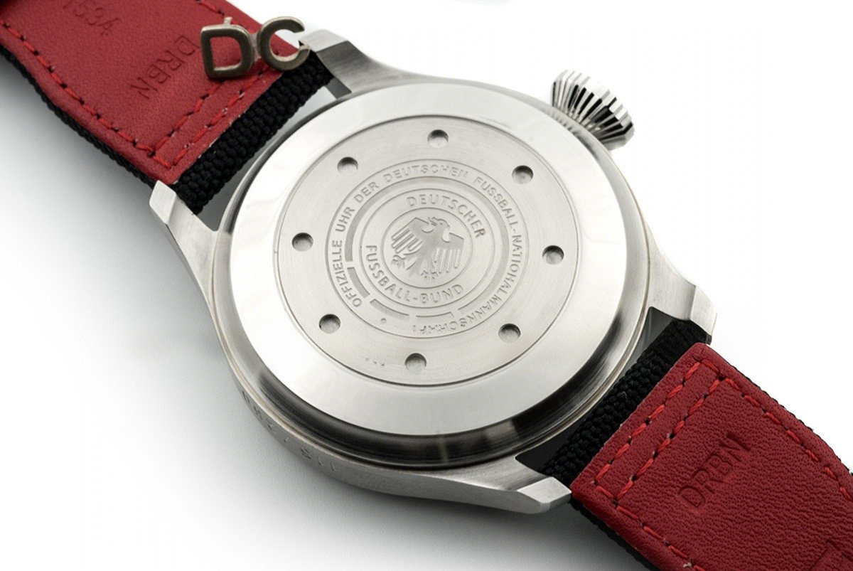 IWC Big Pilot’s Watch DFB Limited Edition IW500432-fasswatch