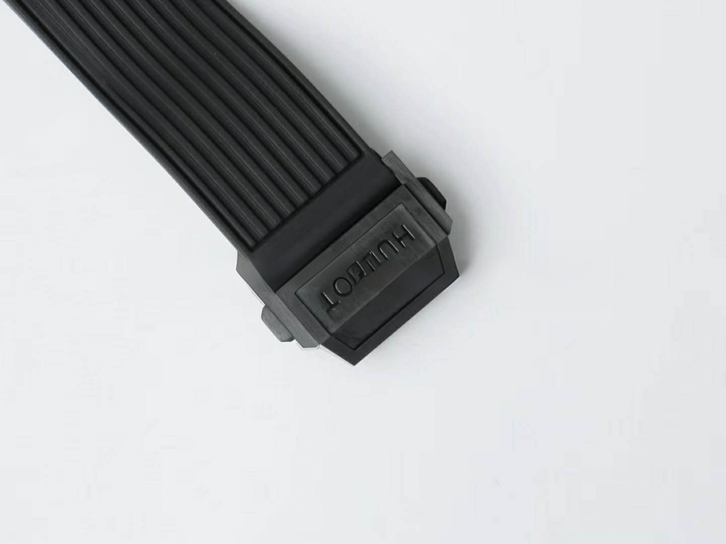 Hublot Big Bang Unico Black Magic with Rainbow Diamonds-fasswatch