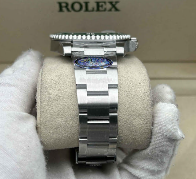 Clean Factory Rolex Submariner 116610LV “Hulk” Green Dial 40mm, Ceramic Bezel, 904L Steel, Best Edition 3135 Movement-fasswatch