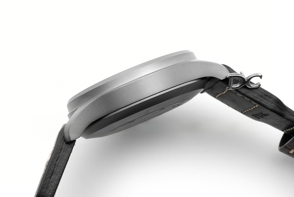 IWC Big Pilot’s Watch Heritage IW501004 Black Dial in Titanium-fasswatch