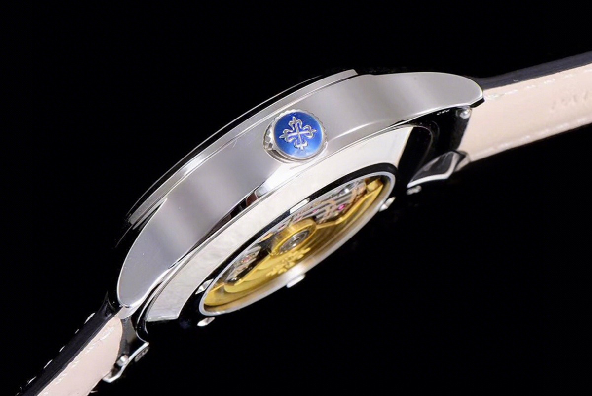 Patek Philippe Calatrava Pilot Travel Time 5524G-001 Dark Blue Dial in White Gold-fasswatch