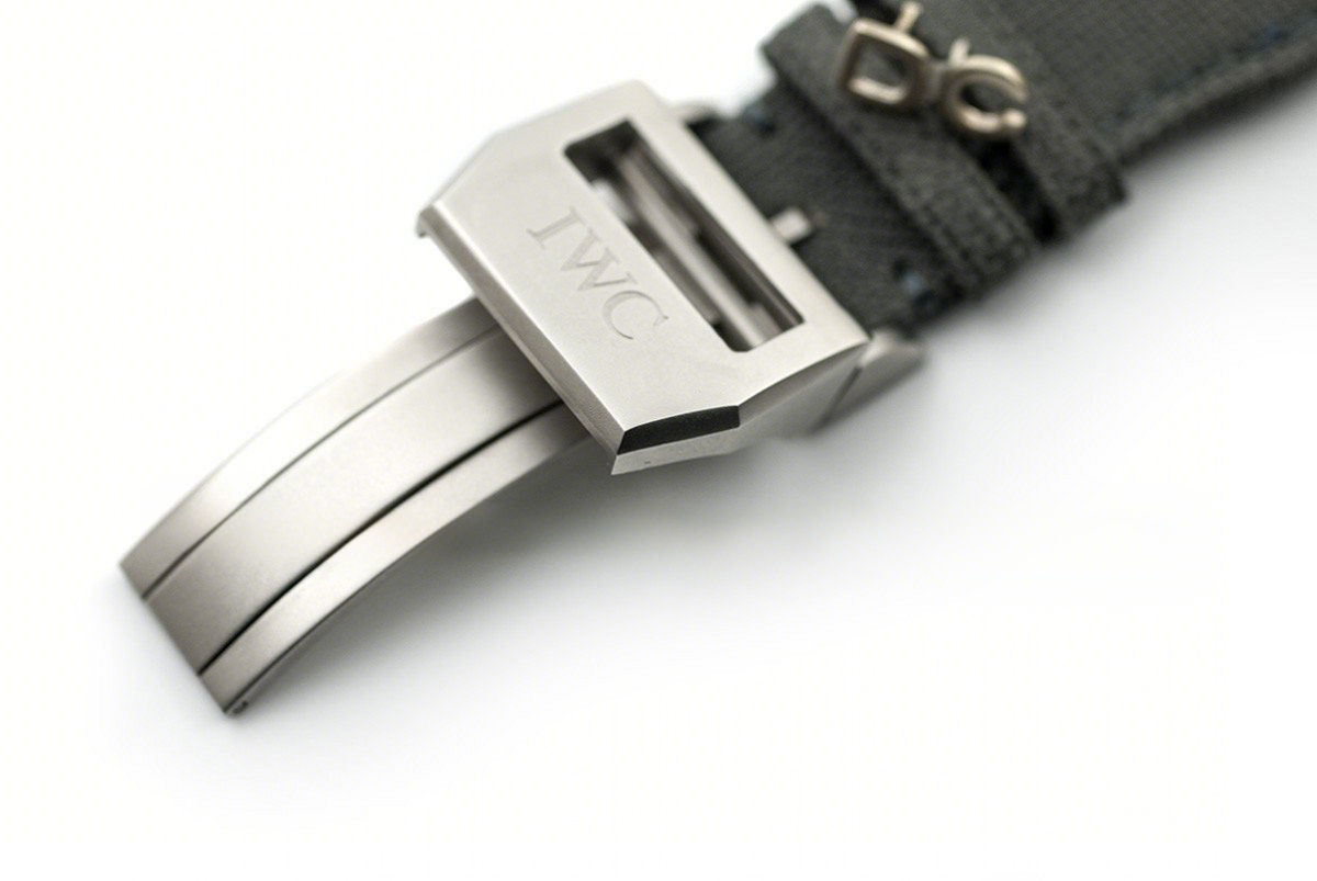 IWC Big Pilot’s Watch Edition “Patrouille Suisse” IW500910-fasswatch