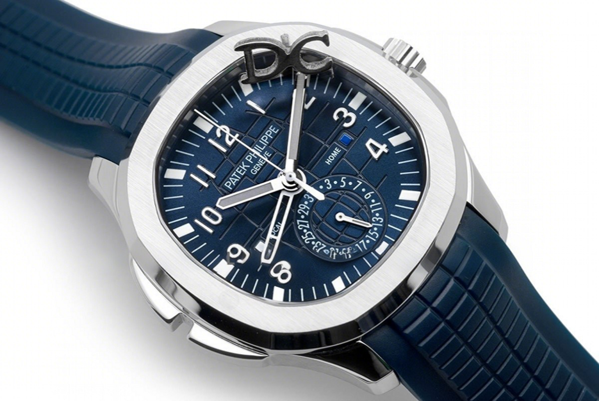 Patek Philippe Aquanaut Time Travel 5164A Blue dial in Steel-fasswatch