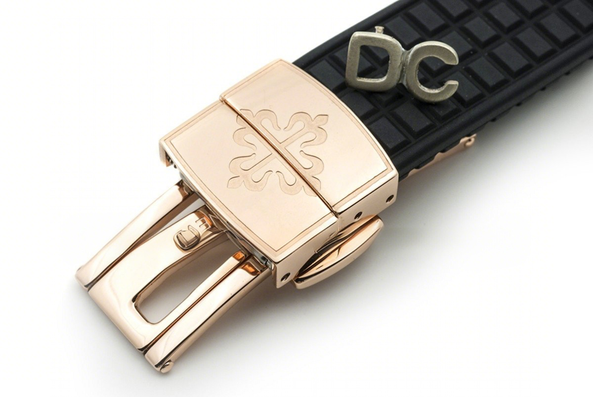 Patek Philippe Aquanaut Luce 5068R Black dial in Rose Gold-fasswatch